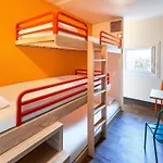 Hotelf1 Mazarin Les Champarts Hotel Chille