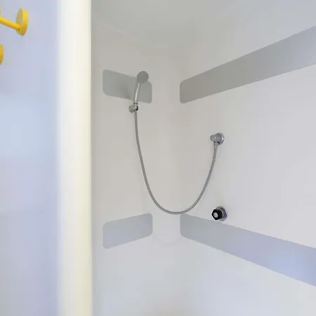 Hotelf1 Mazarin Les Champarts Chille