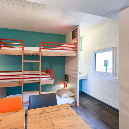 Hotelf1 Mazarin Les Champarts Hotel Chille