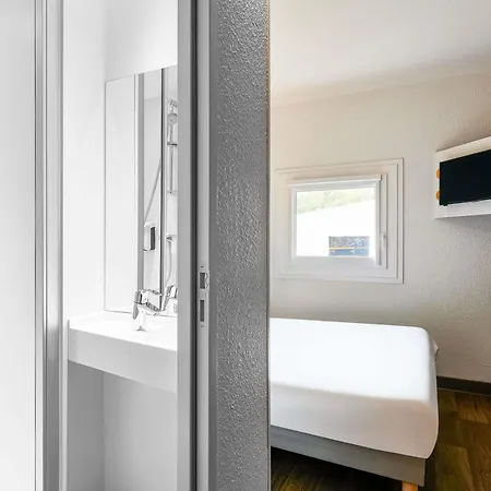 Hotelf1 Mazarin Les Champarts Hotel 2*