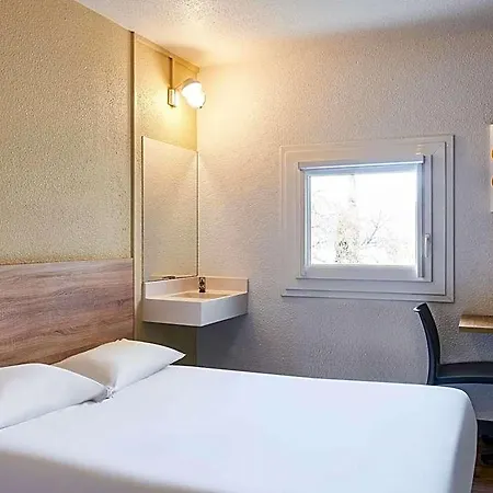 Hotel Hotelf1 Mazarin Les Champarts