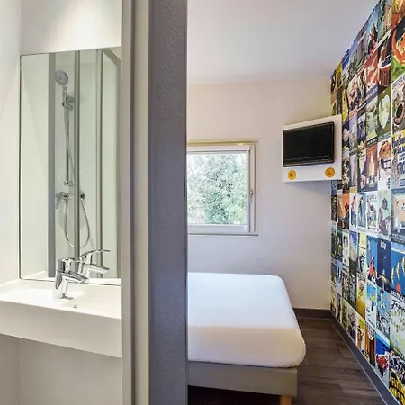 Hotelf1 Mazarin Les Champarts Chille